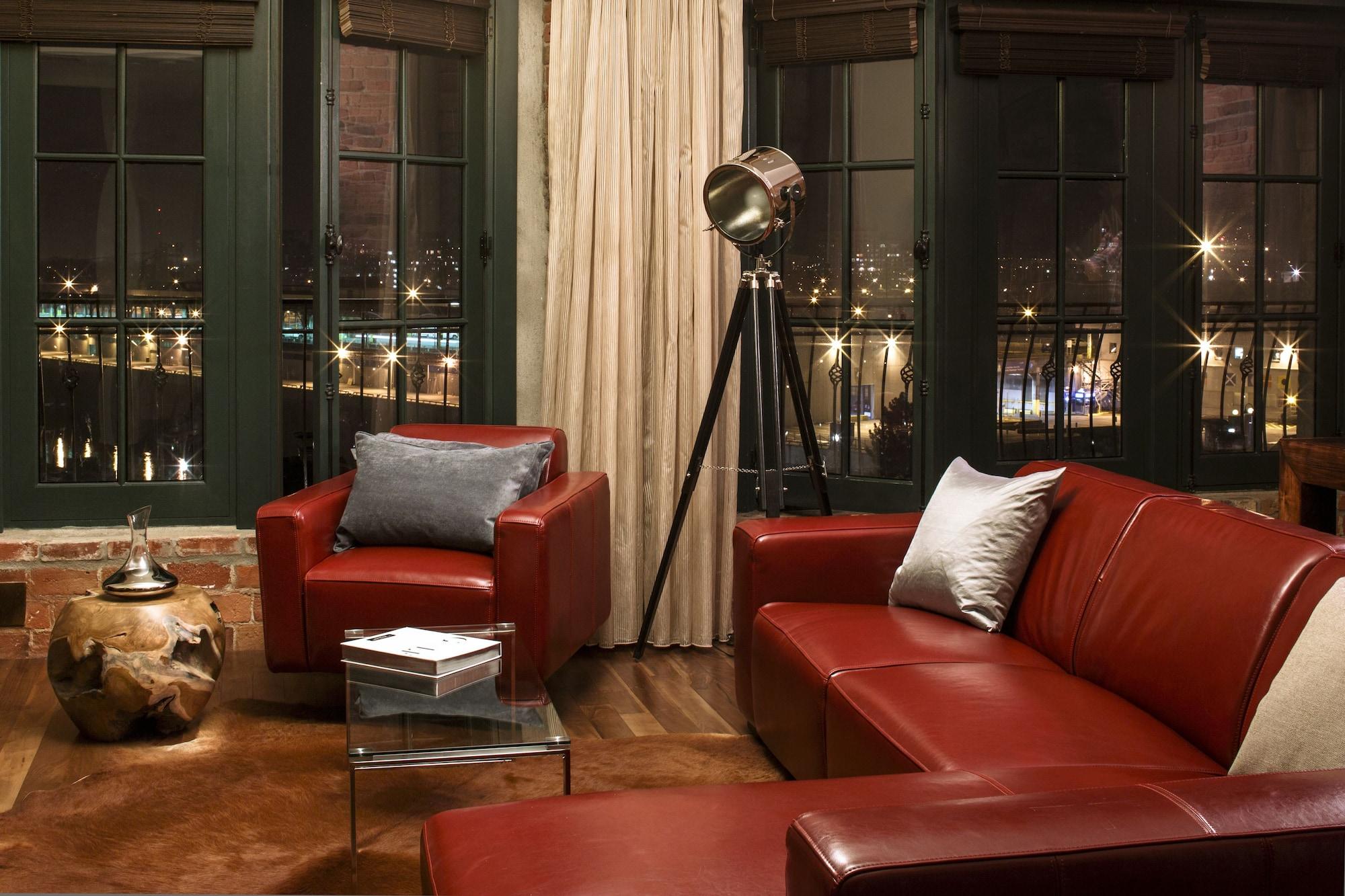 Nelligan Hotel 4*